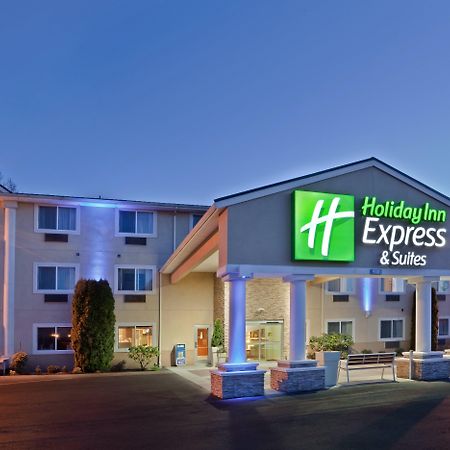 Holiday Inn Express Hotels & Suites Burlington By Ihg Exterior foto