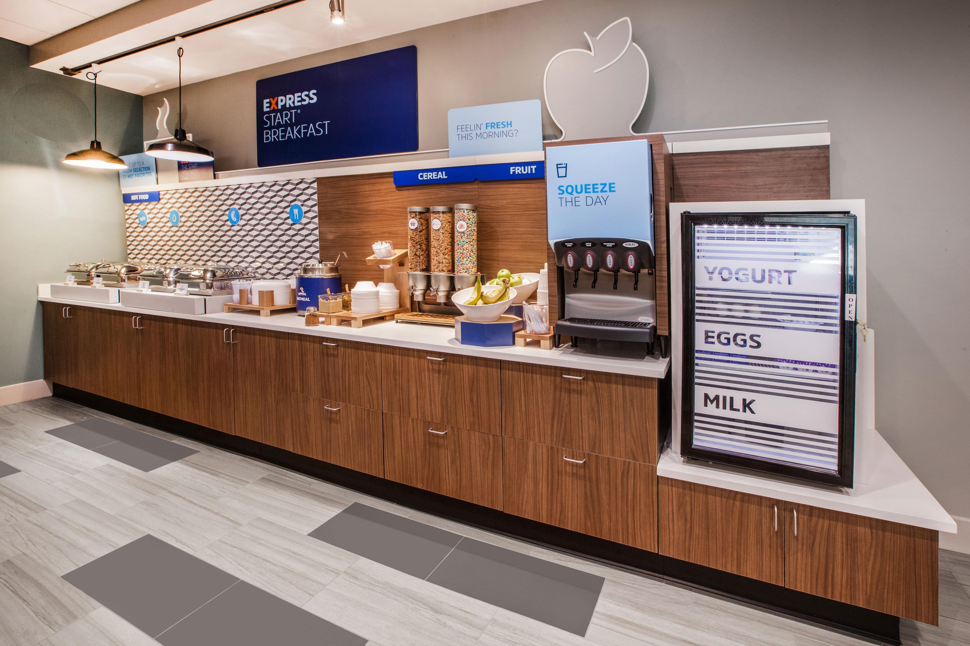 Holiday Inn Express Hotels & Suites Burlington By Ihg Exterior foto
