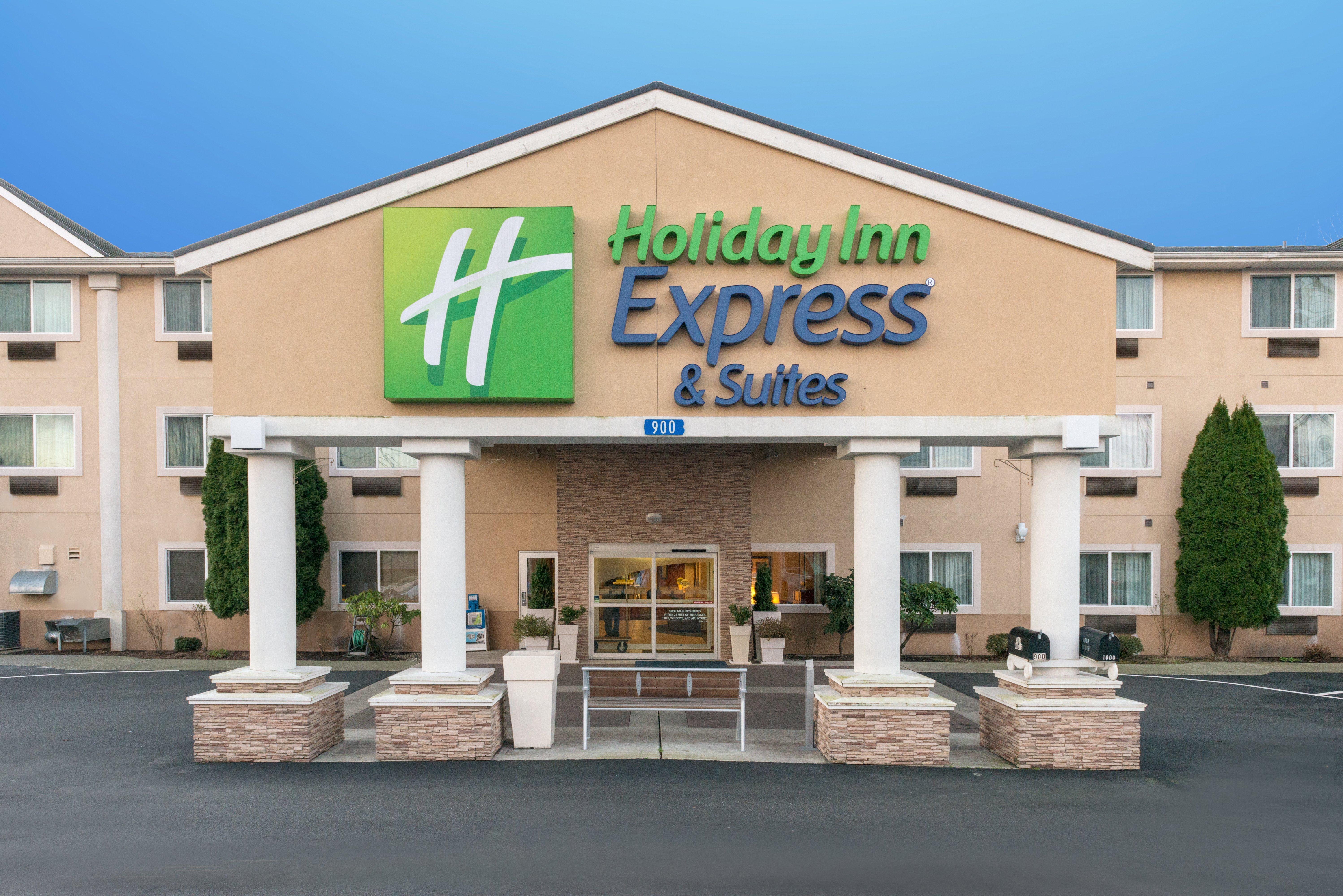 Holiday Inn Express Hotels & Suites Burlington By Ihg Exterior foto