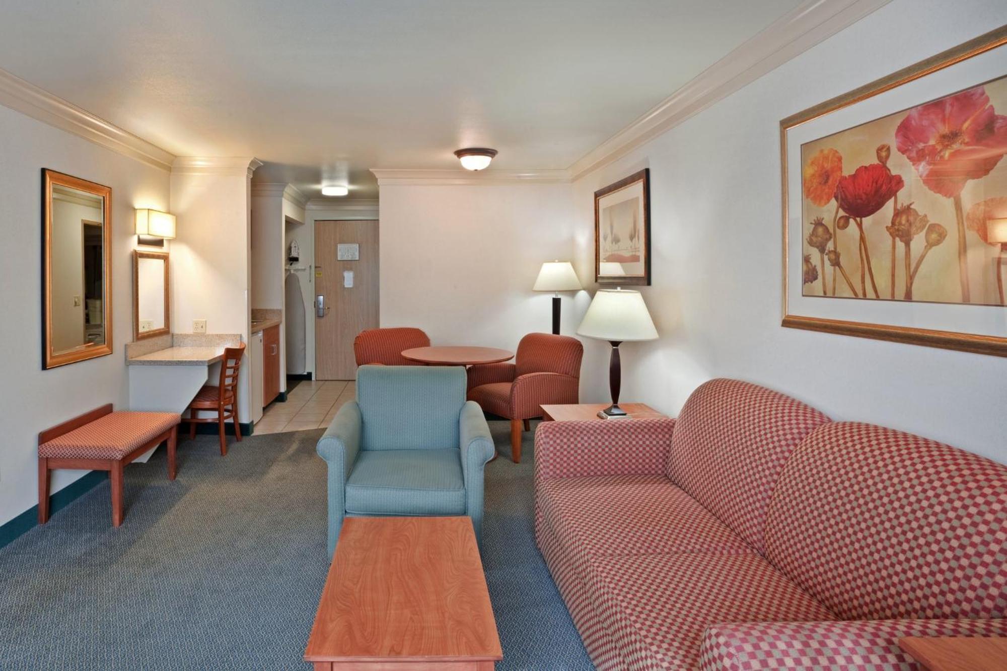 Holiday Inn Express Hotels & Suites Burlington By Ihg Exterior foto